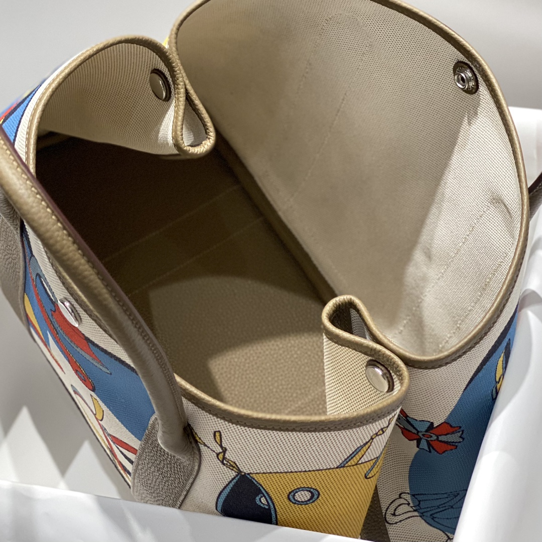 Bagsaaa H**me5 Garden Party Voyage 36 Bag 02