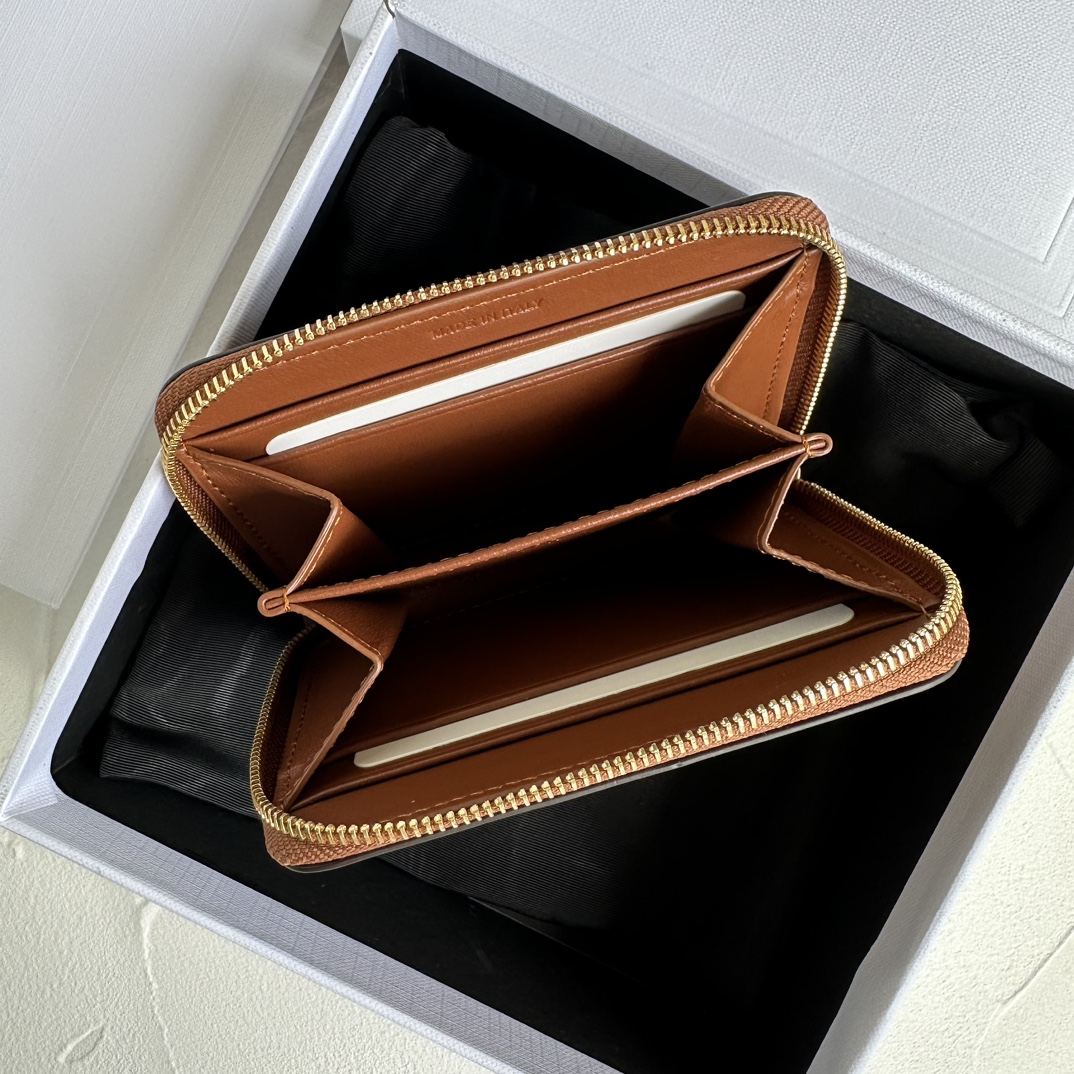 Bagsaaa Ce1i*e Compact Zipped Wallet Cuir Triomphe In Smooth Calfskin Brown - 11 x 8.5 x 2 CM