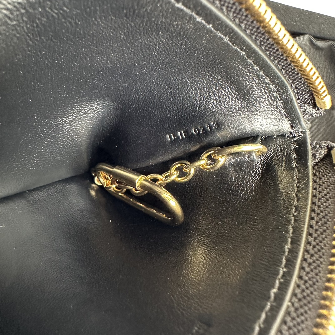 Bagsaaa Ce1i*e Coin And Card Pouch Cuir Triomphe In Smooth Calfskin Black - 13cm