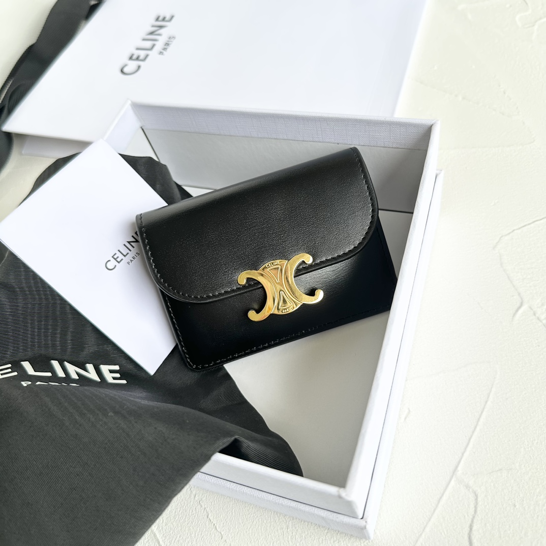 Bagsaaa Ce1i*e Card Holder With Flap Triomphe In Shiny Calfskin Black - 10 x 7.5 x 2 CM