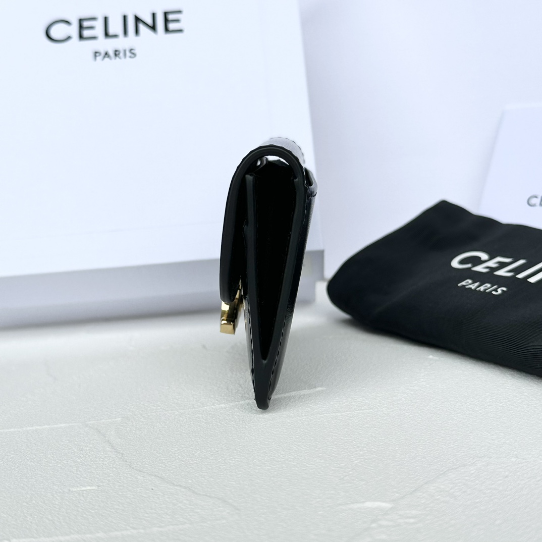Bagsaaa Ce1i*e Card Holder With Flap Triomphe In Shiny Calfskin Black - 10 x 7.5 x 2 CM