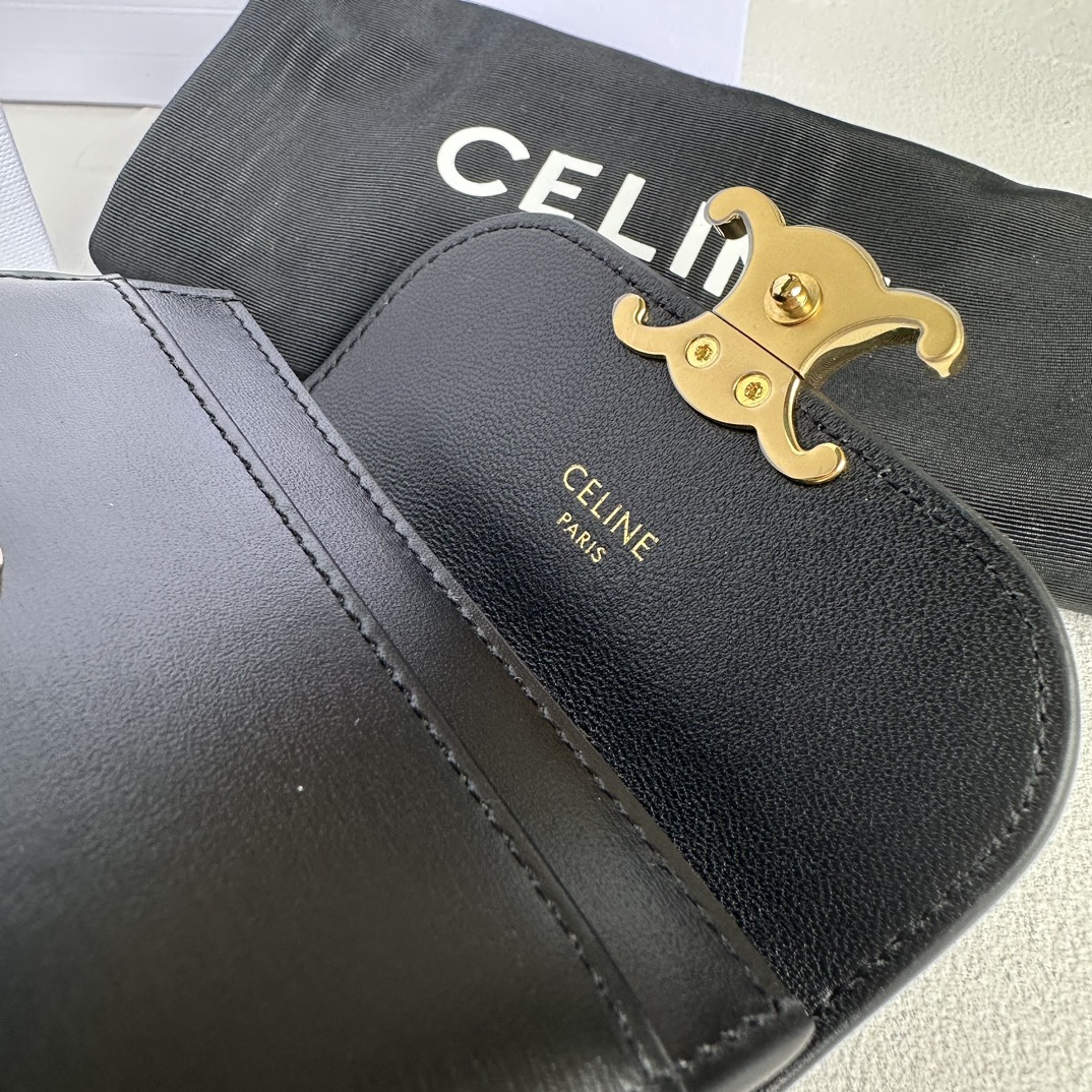 Bagsaaa Ce1i*e Card Holder With Flap Triomphe In Shiny Calfskin Black - 10 x 7.5 x 2 CM