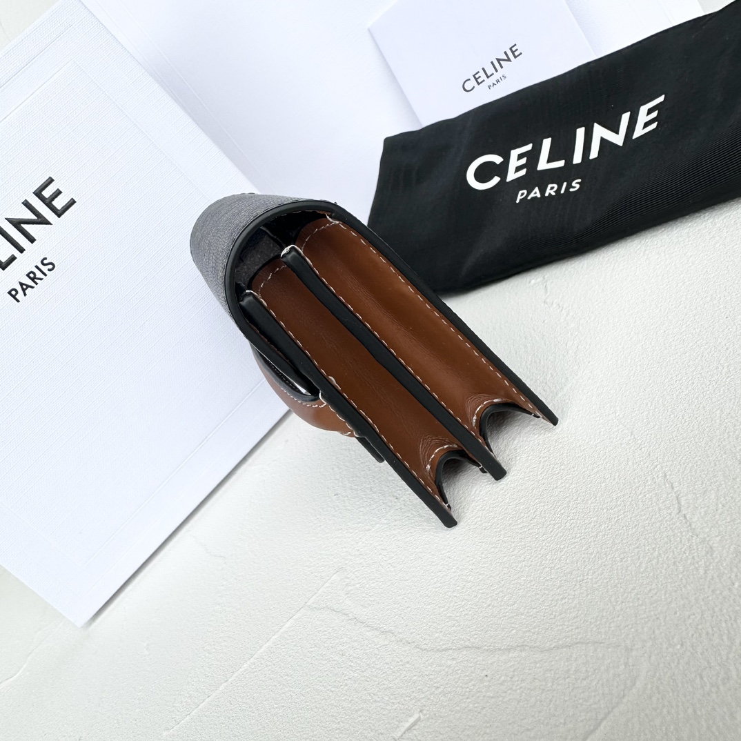 Bagsaaa Ce1i*e Business Card Holder In Triomphe Canvas And Lambskin - 10.5cm