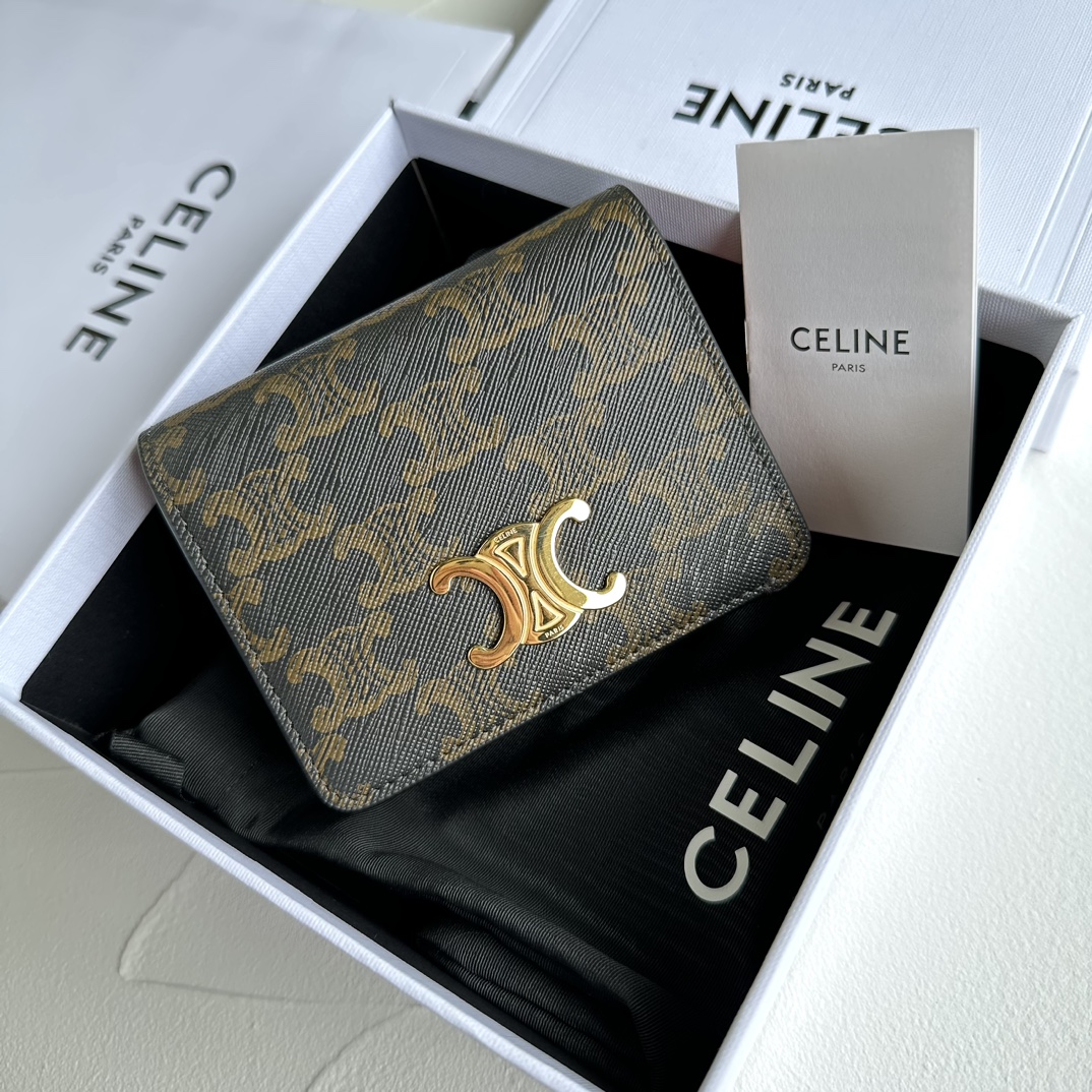 Bagsaaa Ce1i*e Triomphe Compact Wallet In Triomphe Canvas - 11 x 9 x 3 CM