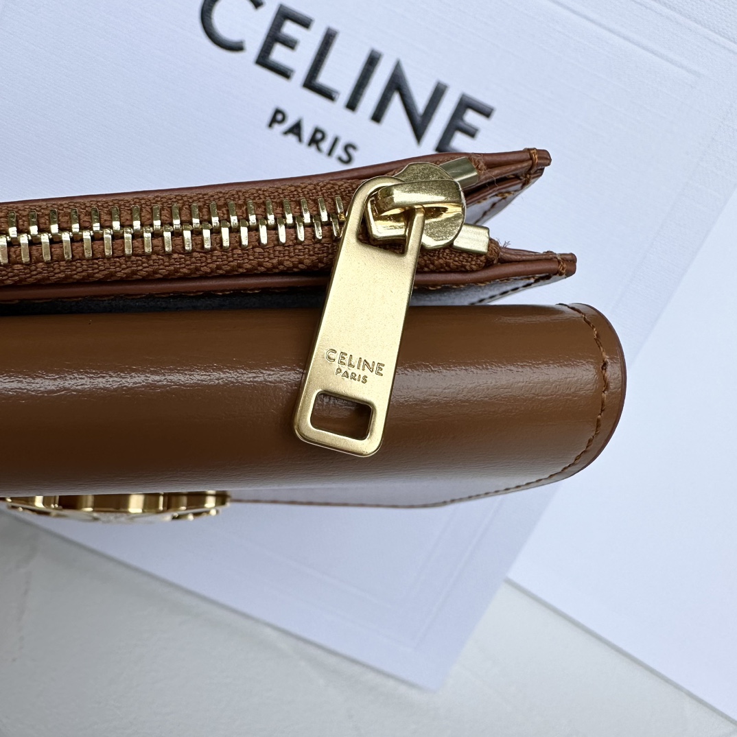 Bagsaaa Ce1i*e Compact Wallet With Coin Triomphe In Shiny Calfskin Brown - 10cm