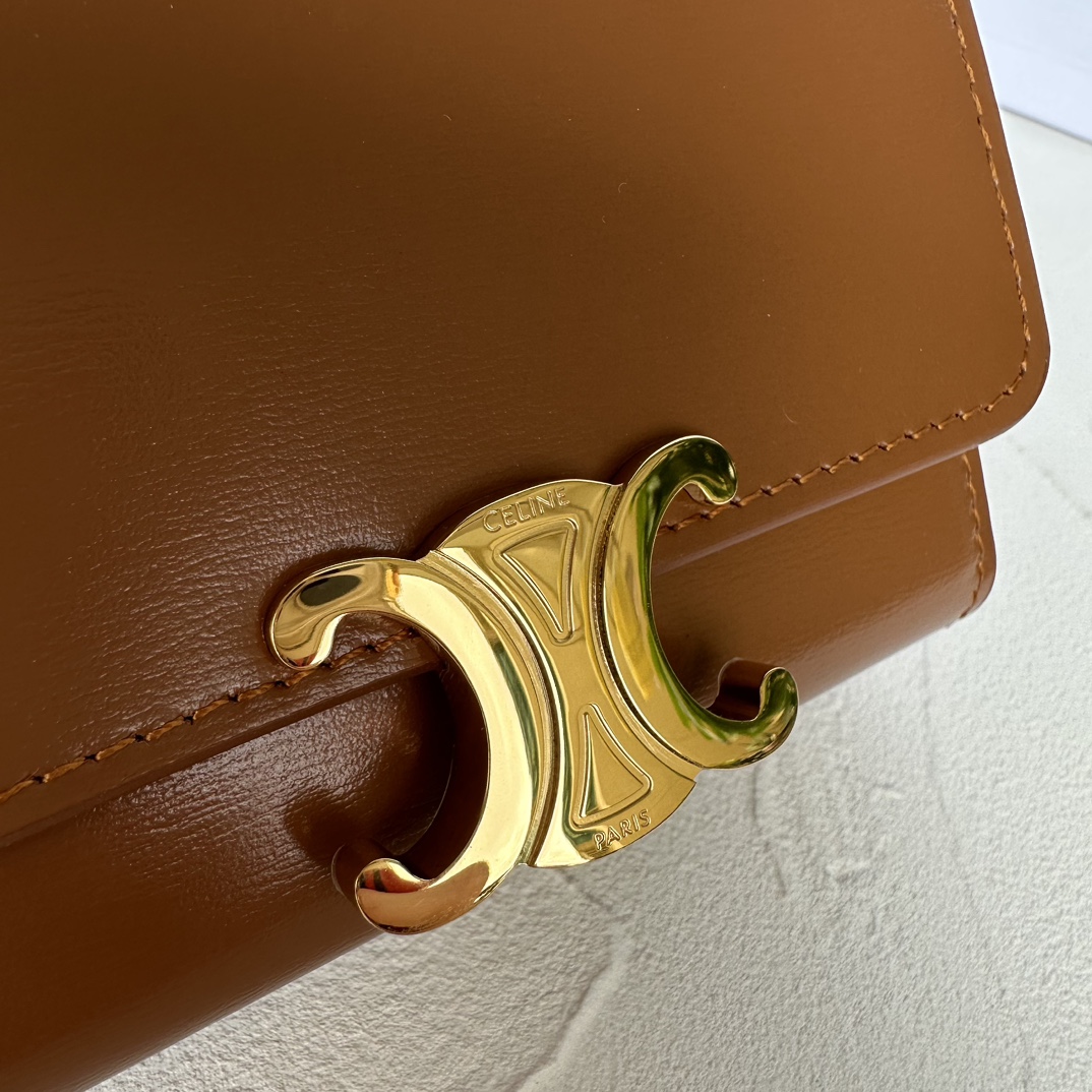 Bagsaaa Ce1i*e Compact Wallet With Coin Triomphe In Shiny Calfskin Brown - 10cm