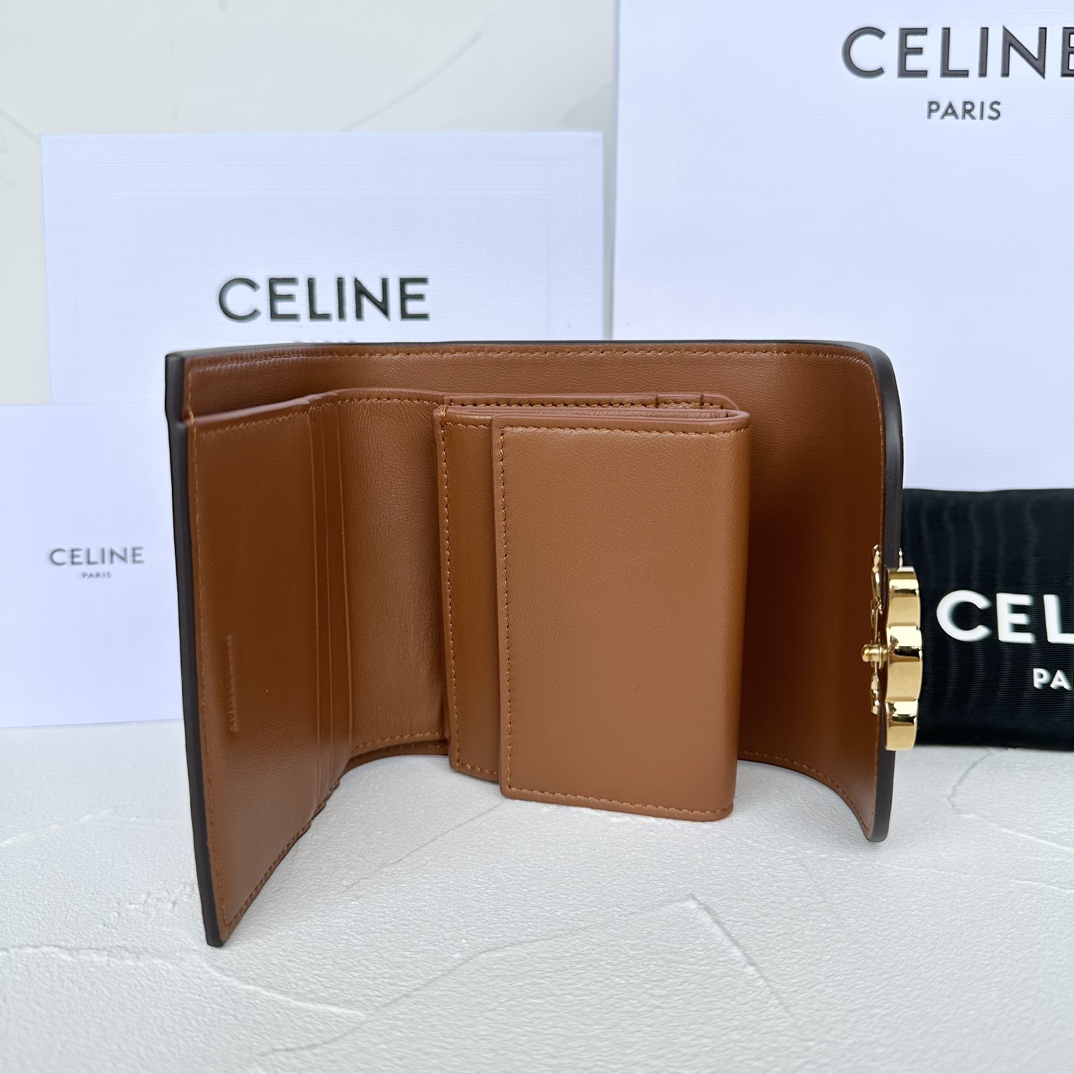 Bagsaaa Ce1i*e Small Flap Wallet Triomphe in Shiny Smooth Lambskin Brown - 10.5cm