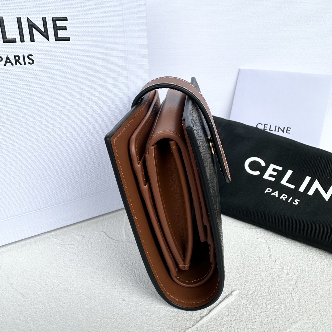 Bagsaaa Ce1i*e Small Strap Wallet In Triomphe Canvas And Lambskin - 10.5cm