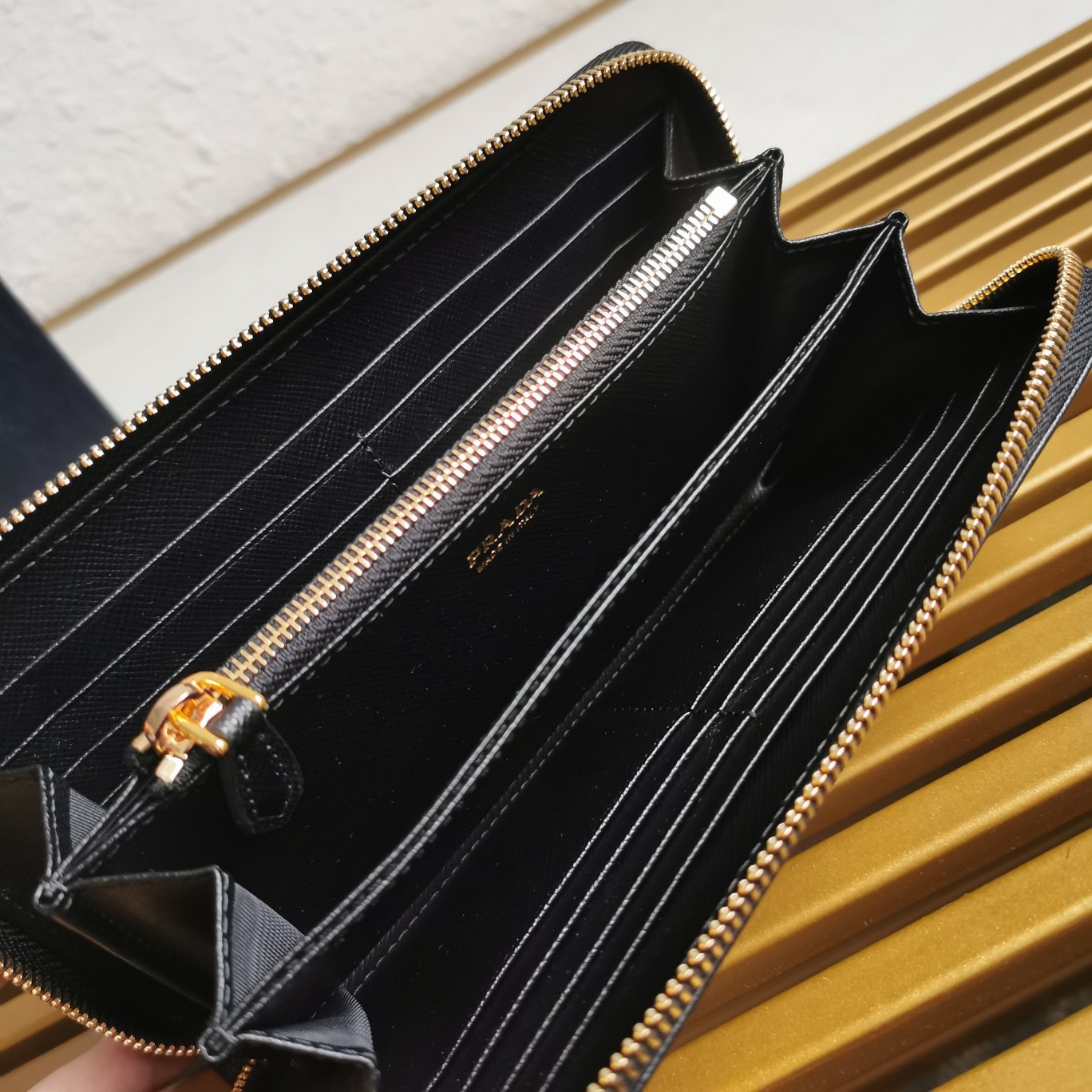 Bagsaaa Pra*a Large Saffiano Leather Wallet Black & Gold - 20cm