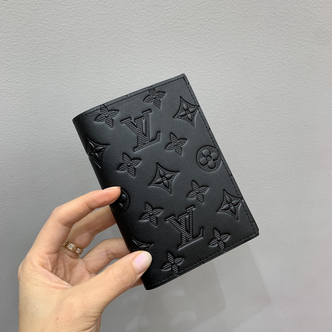 Bagsaaa L0vis Vvtt0n M13187 Passport Cover Black - 10cm