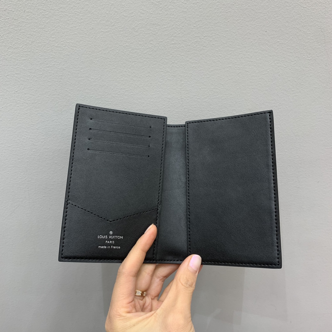 Bagsaaa L0vis Vvtt0n M13187 Passport Cover Black - 10cm