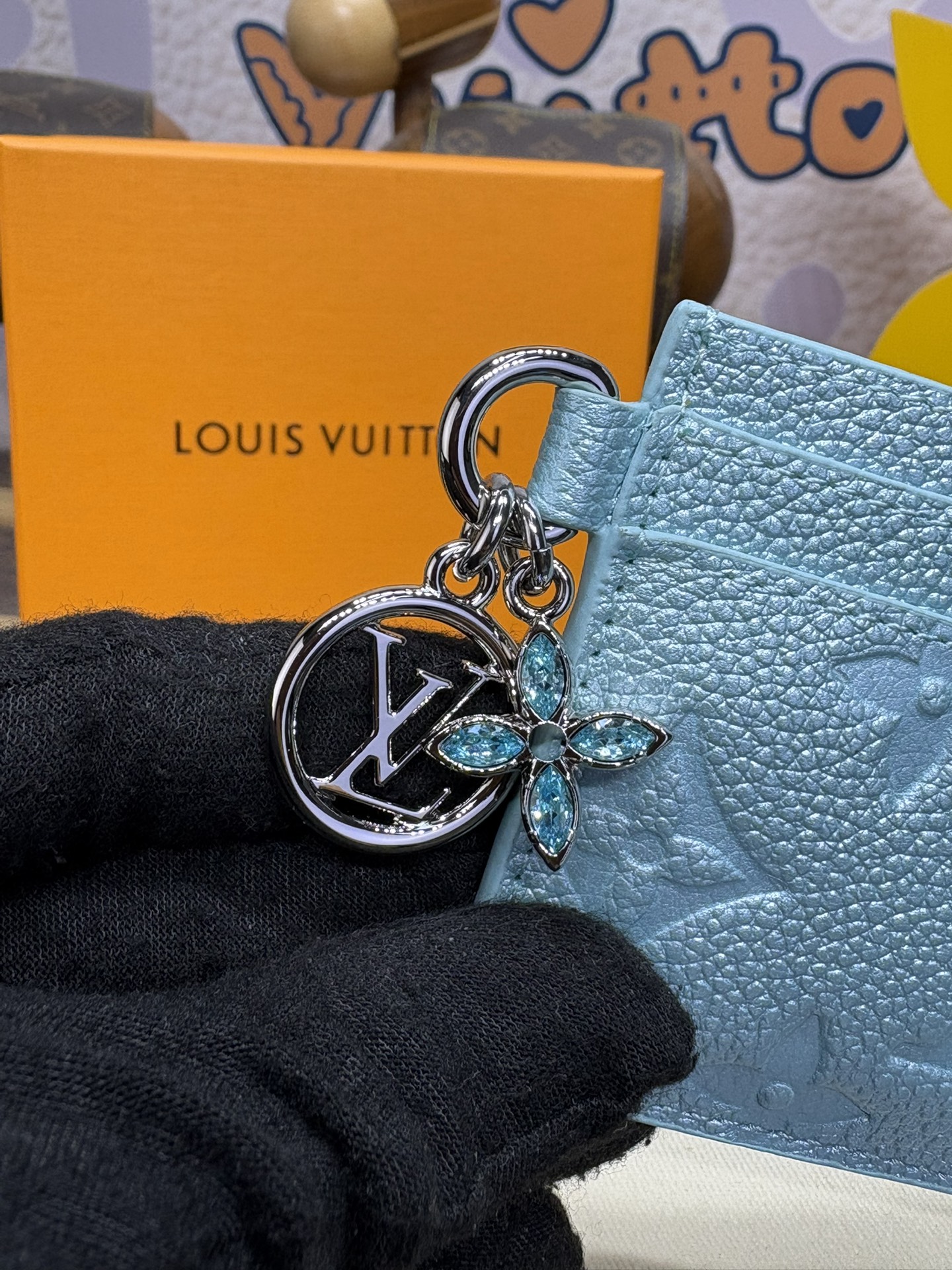 Bagsaaa L0vis Vvtt0n M12180 LV Charms Card Blue - 10.2cm