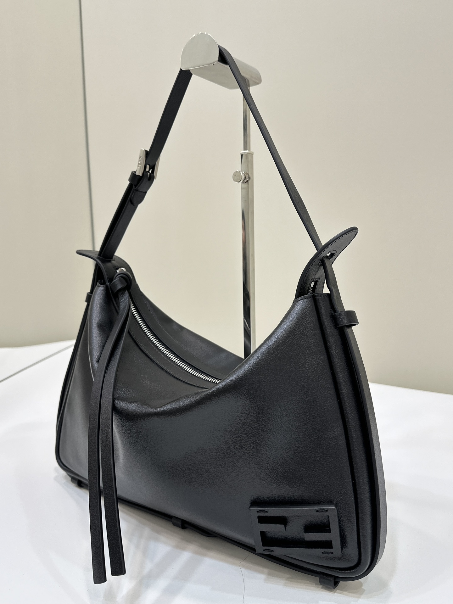 Bagsaaa Simply F**di Medium Black leather bag - 34.5cm