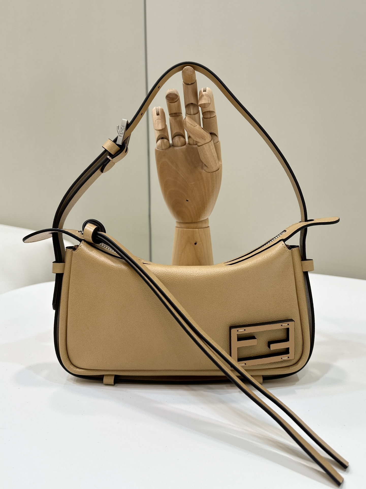Bagsaaa Simply F**di Mini beige leather mini-bag - 22cm