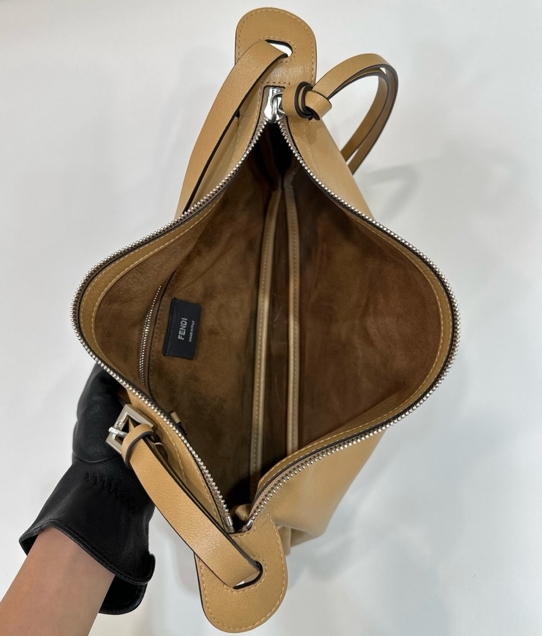 Bagsaaa Simply F**di Medium beige leather bag - 34.5cm