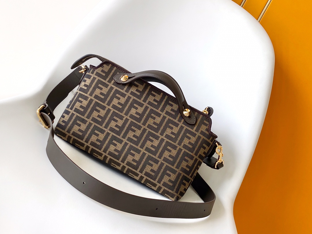 Bagsaaa F**di By The Way Soft Medium Brown FF jacquard fabric bag - 29cm