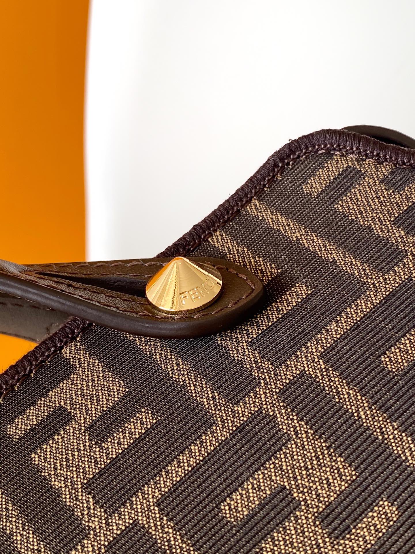 Bagsaaa F**di By The Way Soft Medium Brown FF jacquard fabric bag - 29cm