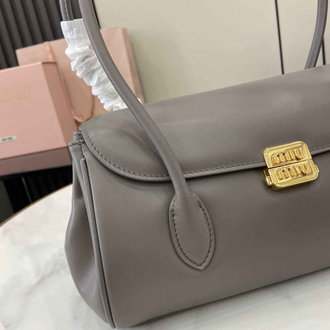 Bagsaaa Miu Miu Leather shoulder bag 5BD265 gray - 28 cm