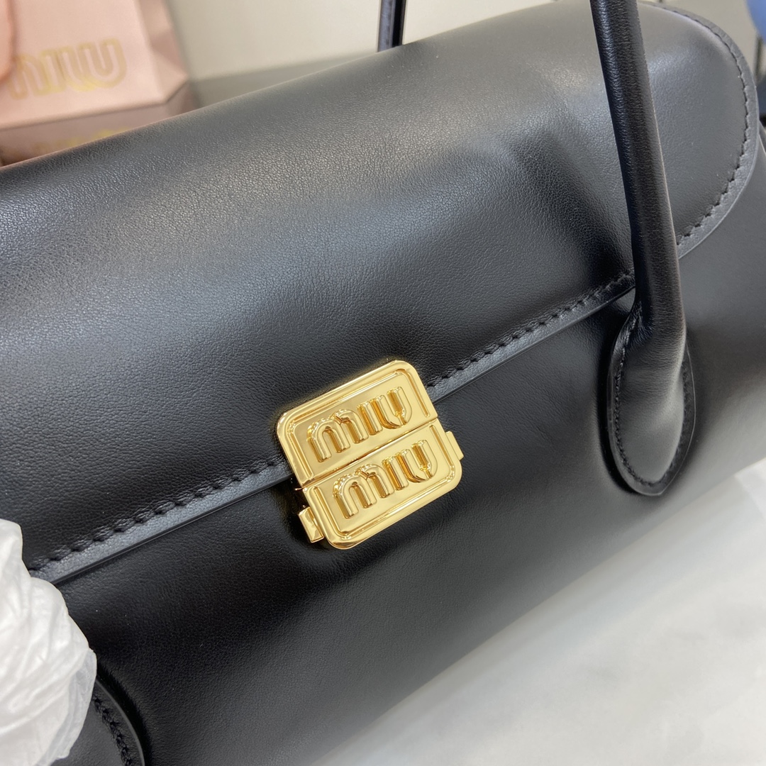 Bagsaaa Miu Miu Leather shoulder bag 5BD265 black - 28 cm