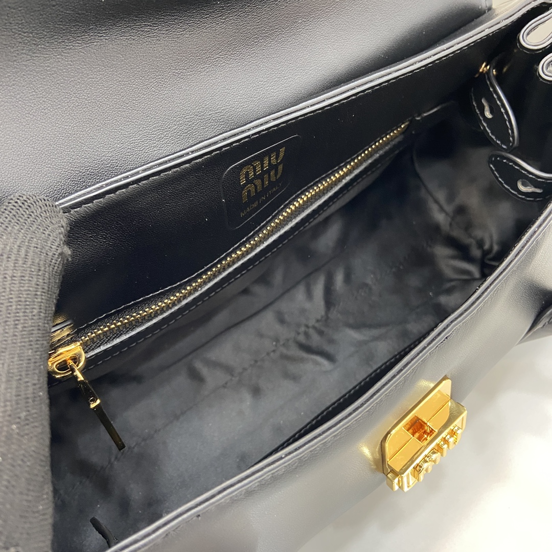 Bagsaaa Miu Miu Leather shoulder bag 5BD265 black - 28 cm