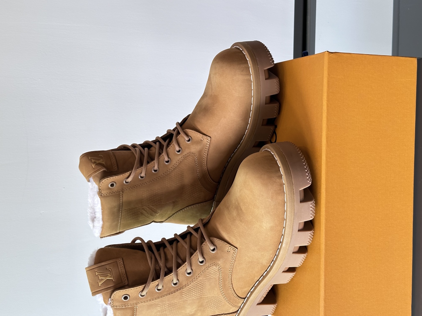 Bagsaaa L0vis Vvtt0n LV Checker Ranger Boot Beige