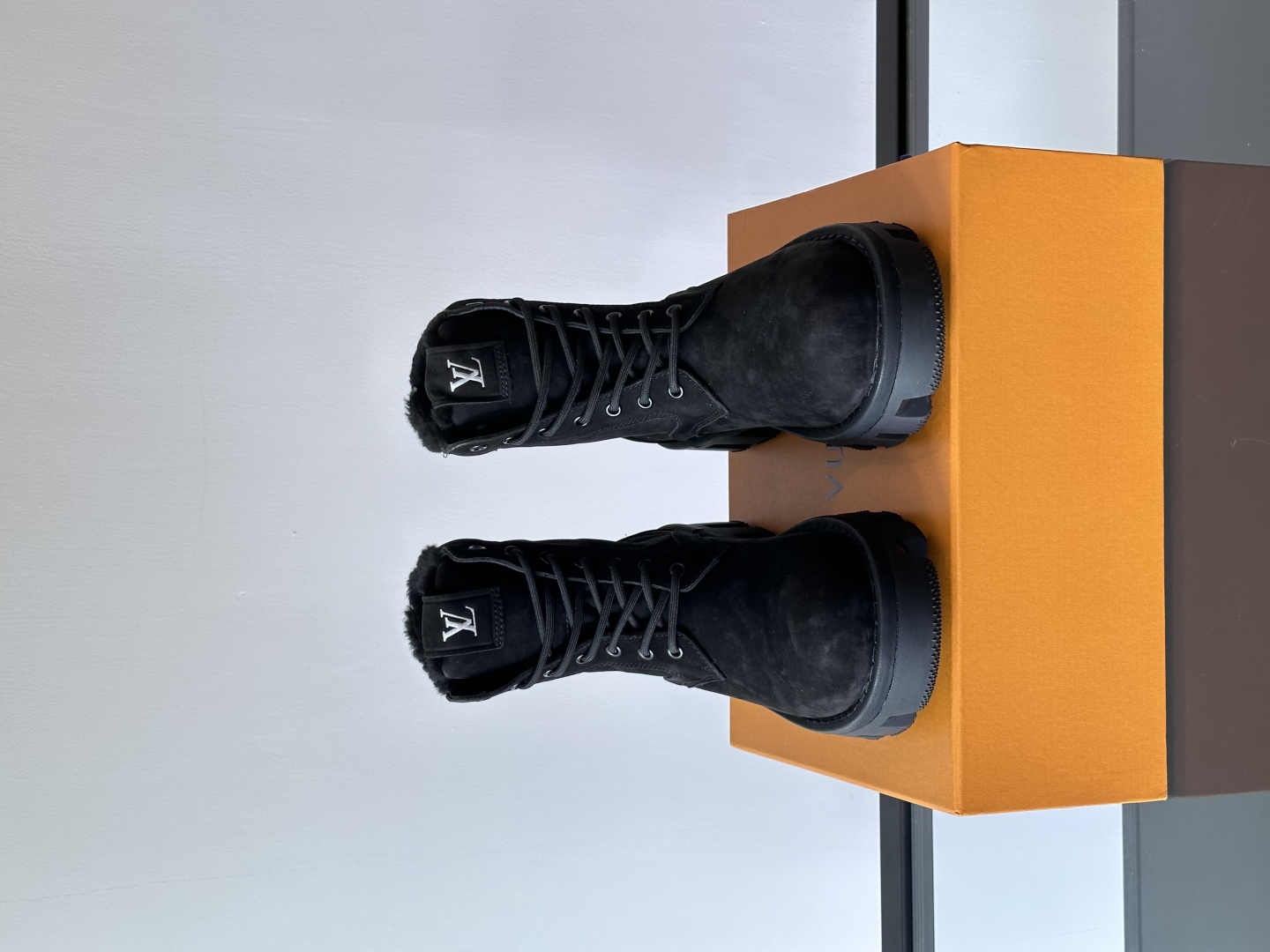 Bagsaaa L0vis Vvtt0n LV Checker Ranger Boot Black
