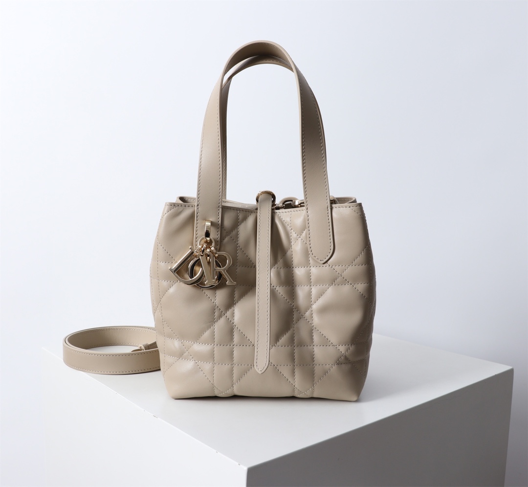 Bagsaaa Small D10r Toujours Vertical Tote Bag Beige Macrocannage Calfskin - 16 x 18 x 12 cm