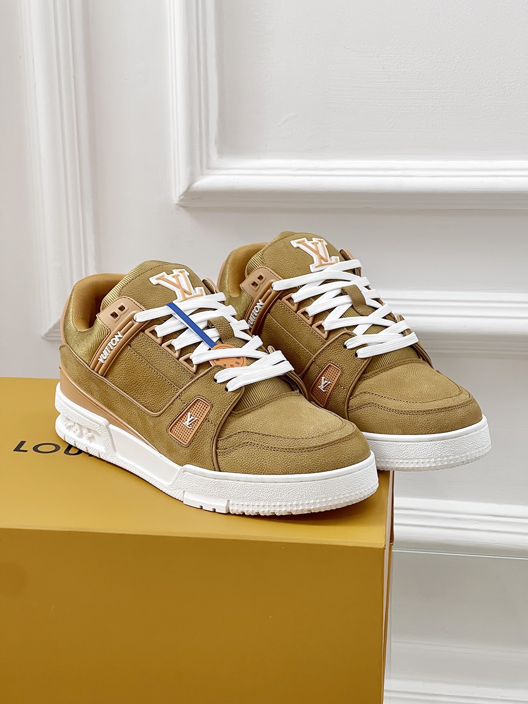 Bagsaaa LV Trainer Sneaker Dark Beige