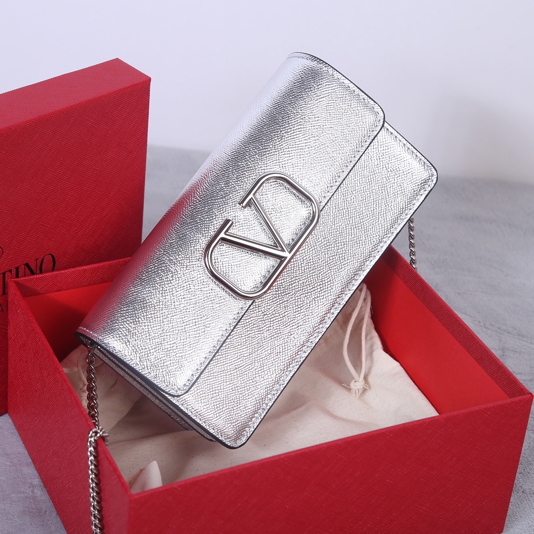 Bagsaaa Va1e*ntin0 Vlogo Signature Metallic Grainy Calfskin Wallet With Chain - 20cm