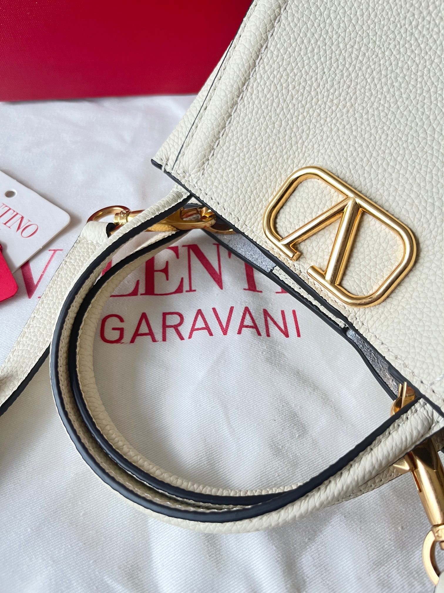 Bagsaaa Va1e*ntin0 Garavani Alltime Small Handbag In Grainy Calfskin White - 19cm