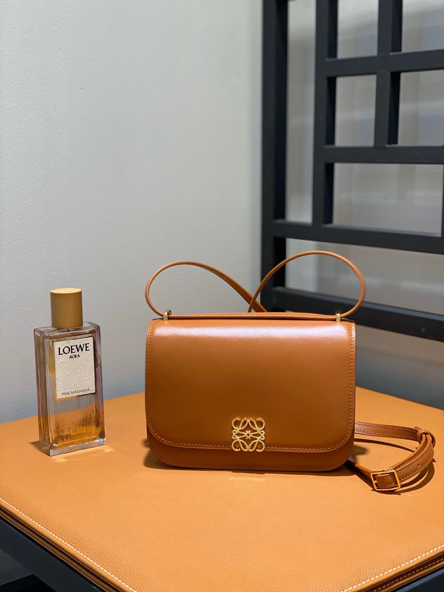 Bagsaaa L0ew* Small Goya bag in silk calfskin brown - 19cm