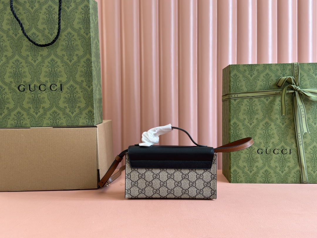 Bagsaaa Gvc*1 Padlock mini bag 652683 - 18cm