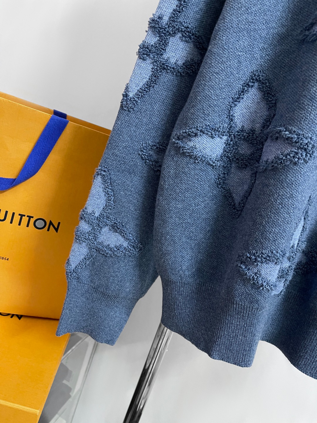 Bagsaaa L0vis Vvtt0n Textured Cotton Crewneck Blue