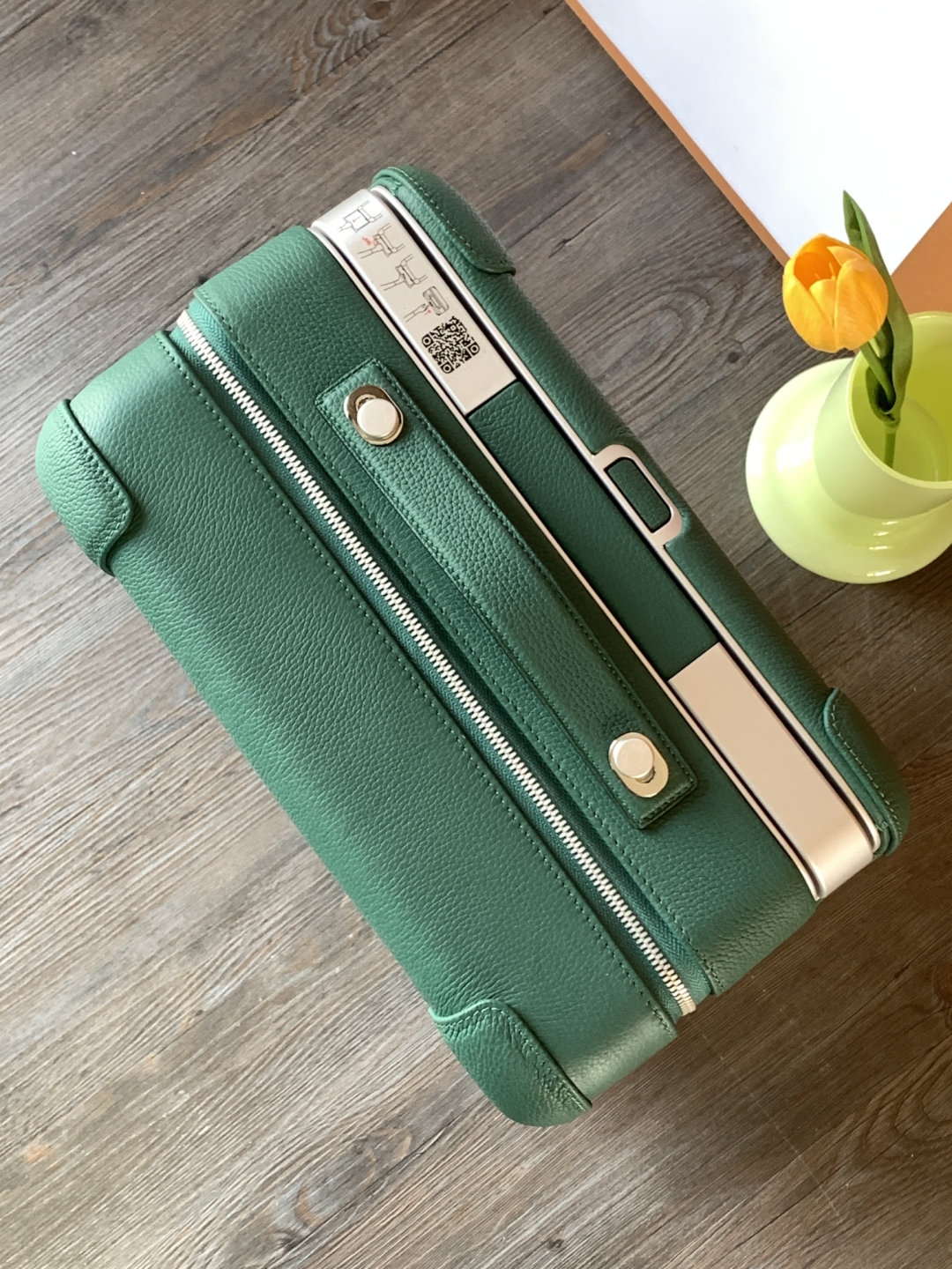 Bagsaaa H**me5 R.M.S Cabin Suitcase Green & Beige - 57cm