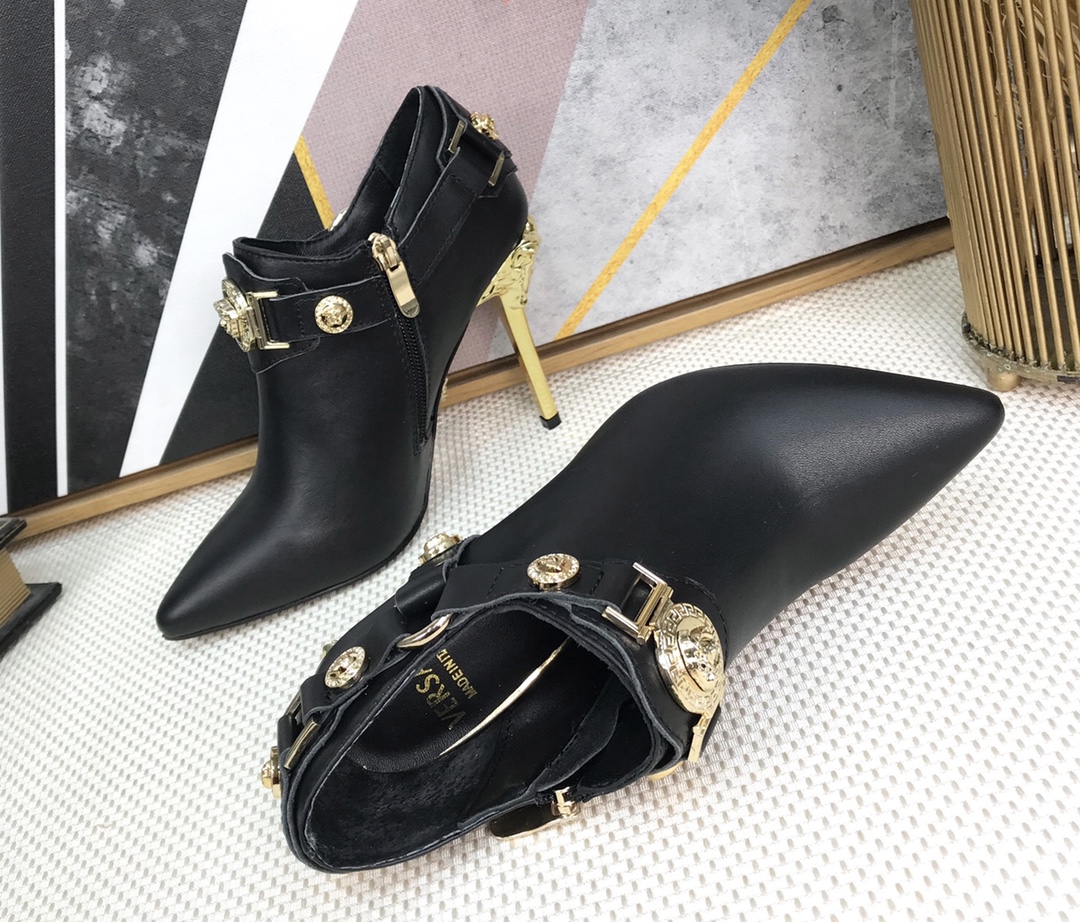 Bagsaaa Versace Black Leather Medusa Ankle Length Booties
