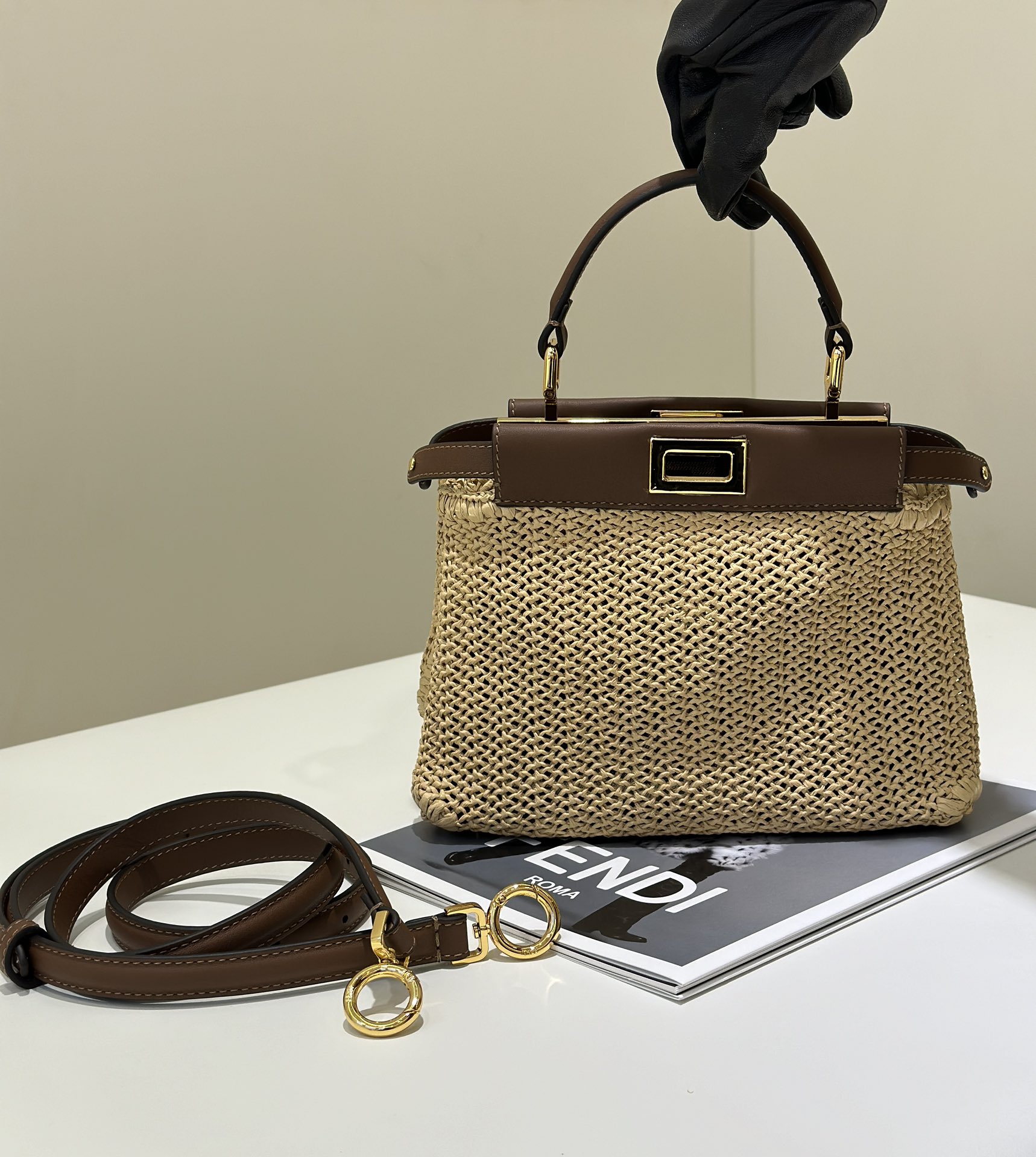 Bagsaaa F**di Peekaboo Mini Brown leather and macramé bag - 23cm