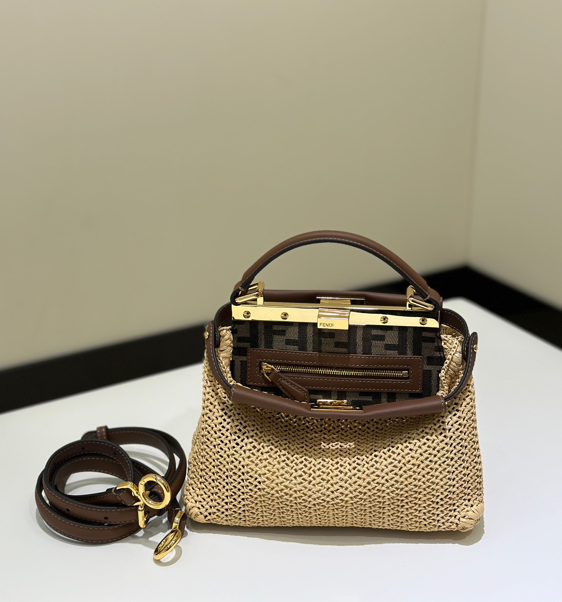 Bagsaaa F**di Peekaboo Mini Brown leather and macramé bag - 23cm