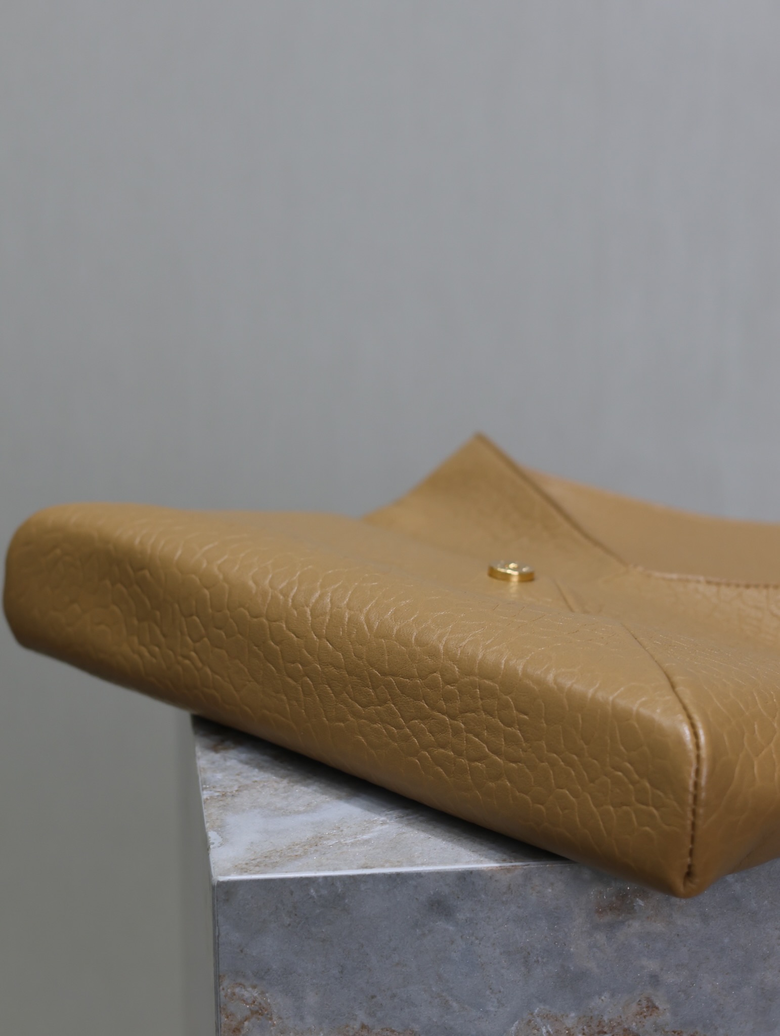 Bagsaaa Cassandre large envelope pouch in lambskin 769307 dark beige - 29.5cm