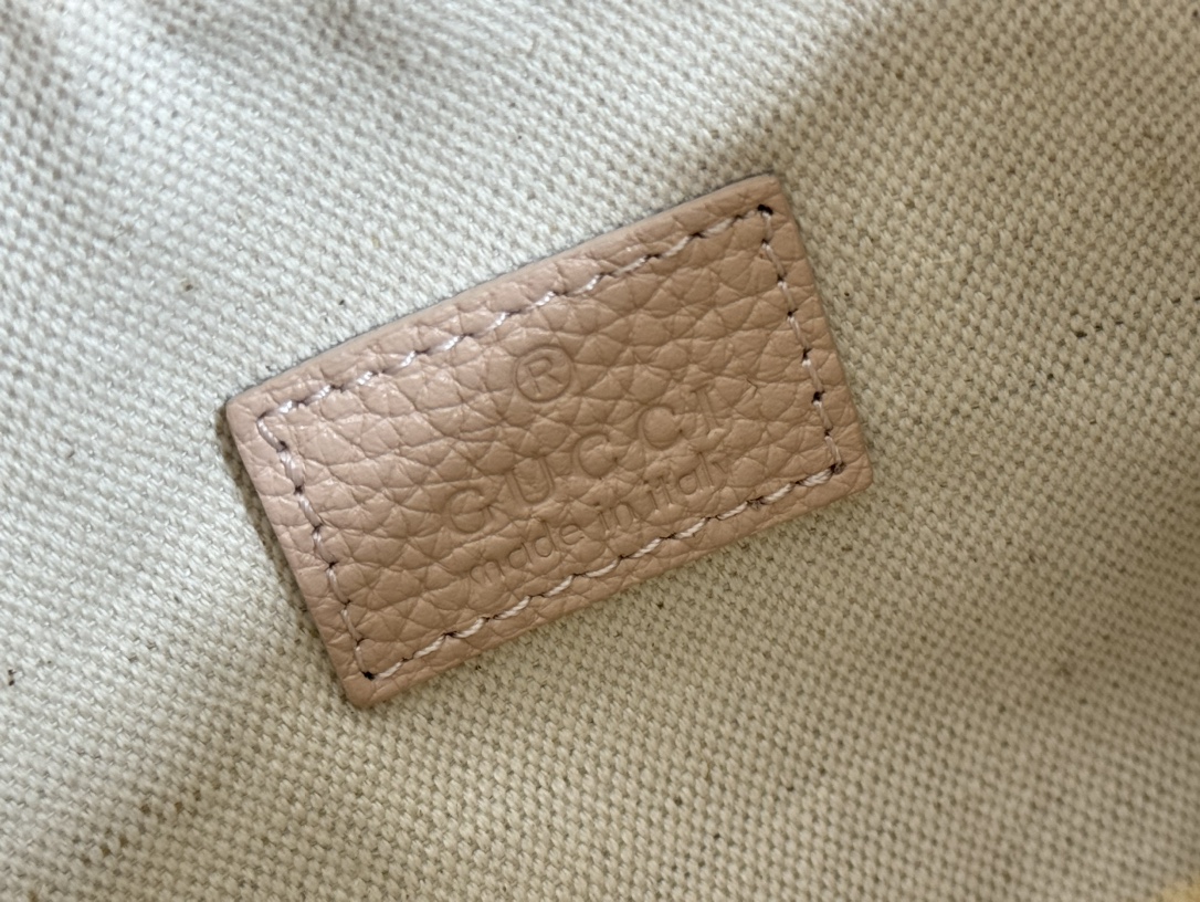 Bagsaaa Gvc*1 GG Emblem S*per mini bag 815278 light pink - 23 x 12 x 2 cm