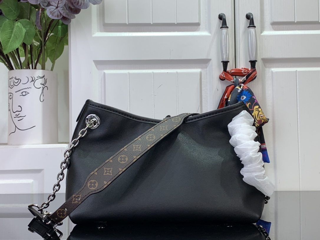Bagsaaa L0vis Vvtt0n M12888 CarryAll BB Black - 26 x 17 x 10 cm