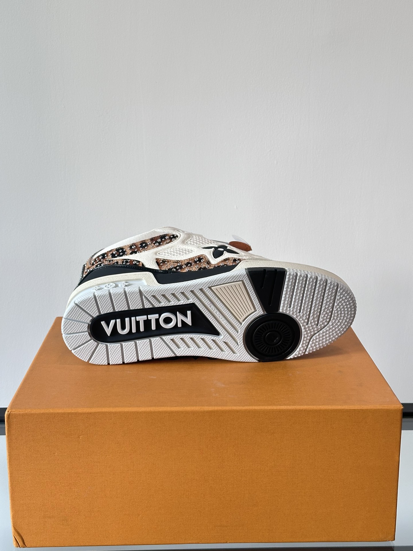 Bagsaaa LV Skate Sneaker