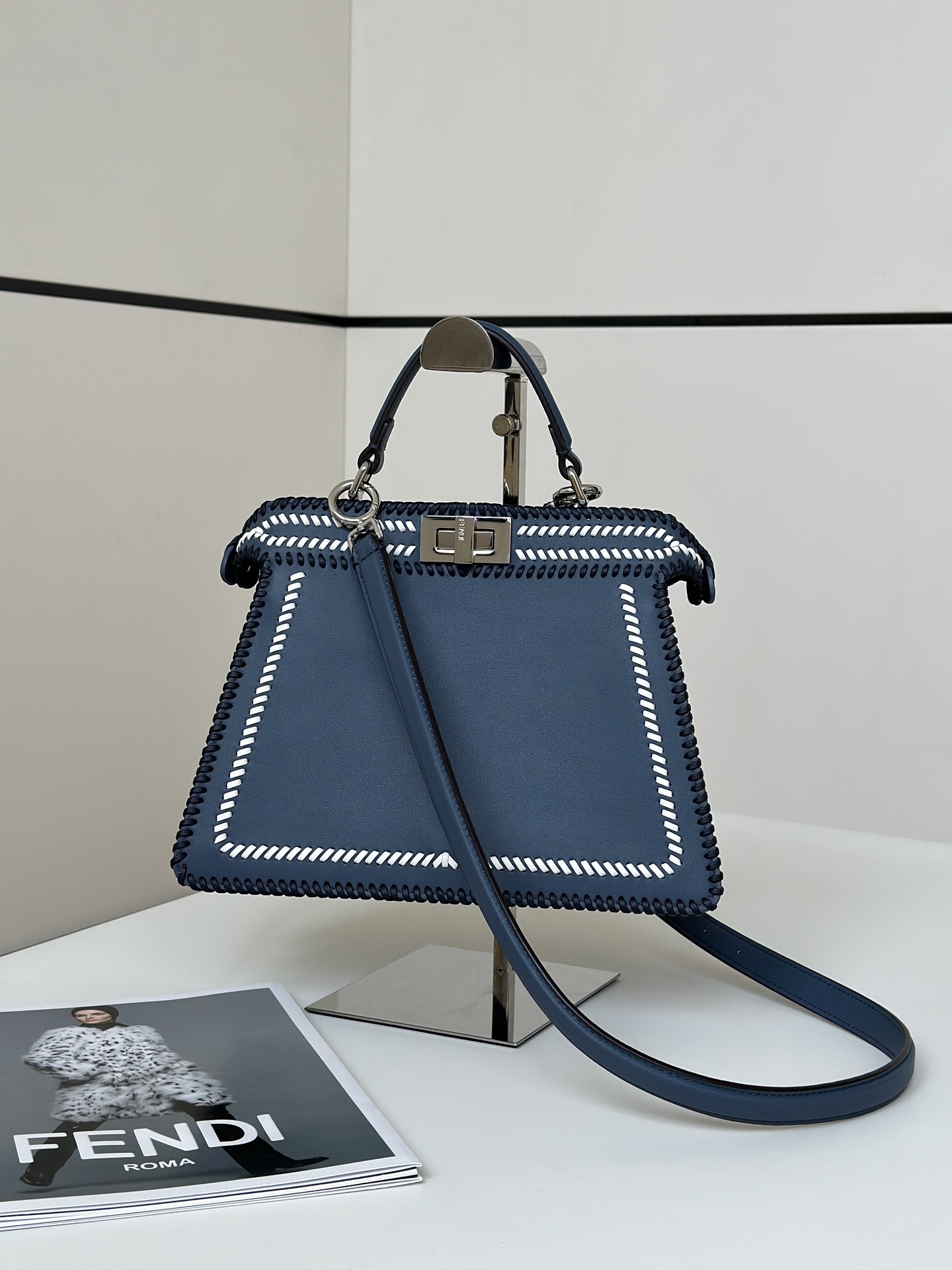 Bagsaaa F**di Peekaboo ISeeU Small Blue leather bag with contrasting threads - 27cm