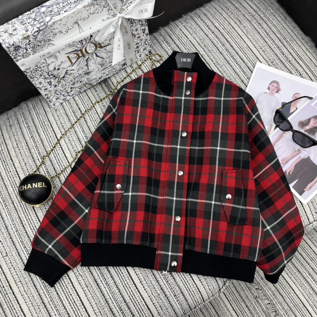 Bagsaaa D10r Coat Black & Red