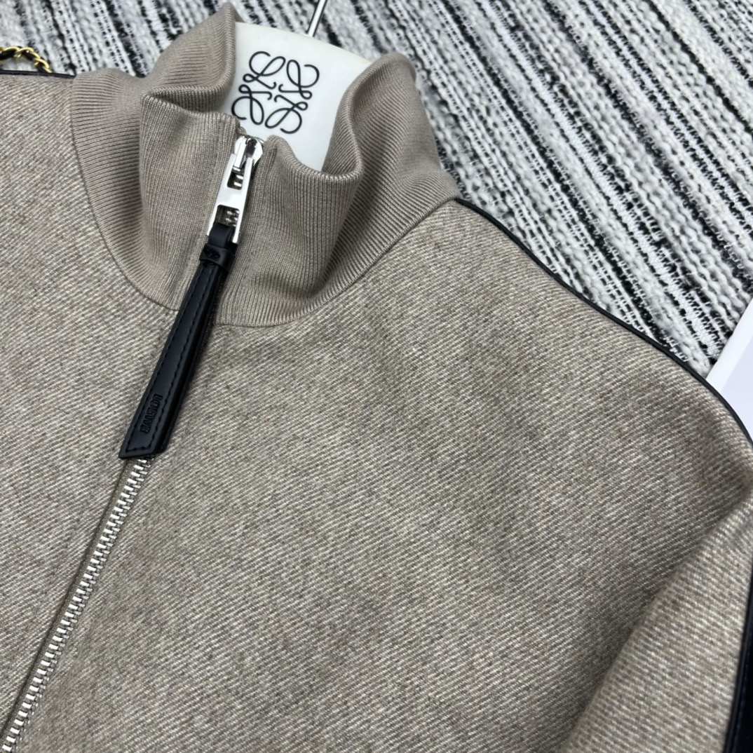 Bagsaaa L0ew* Anagram tracksuit jacket beige