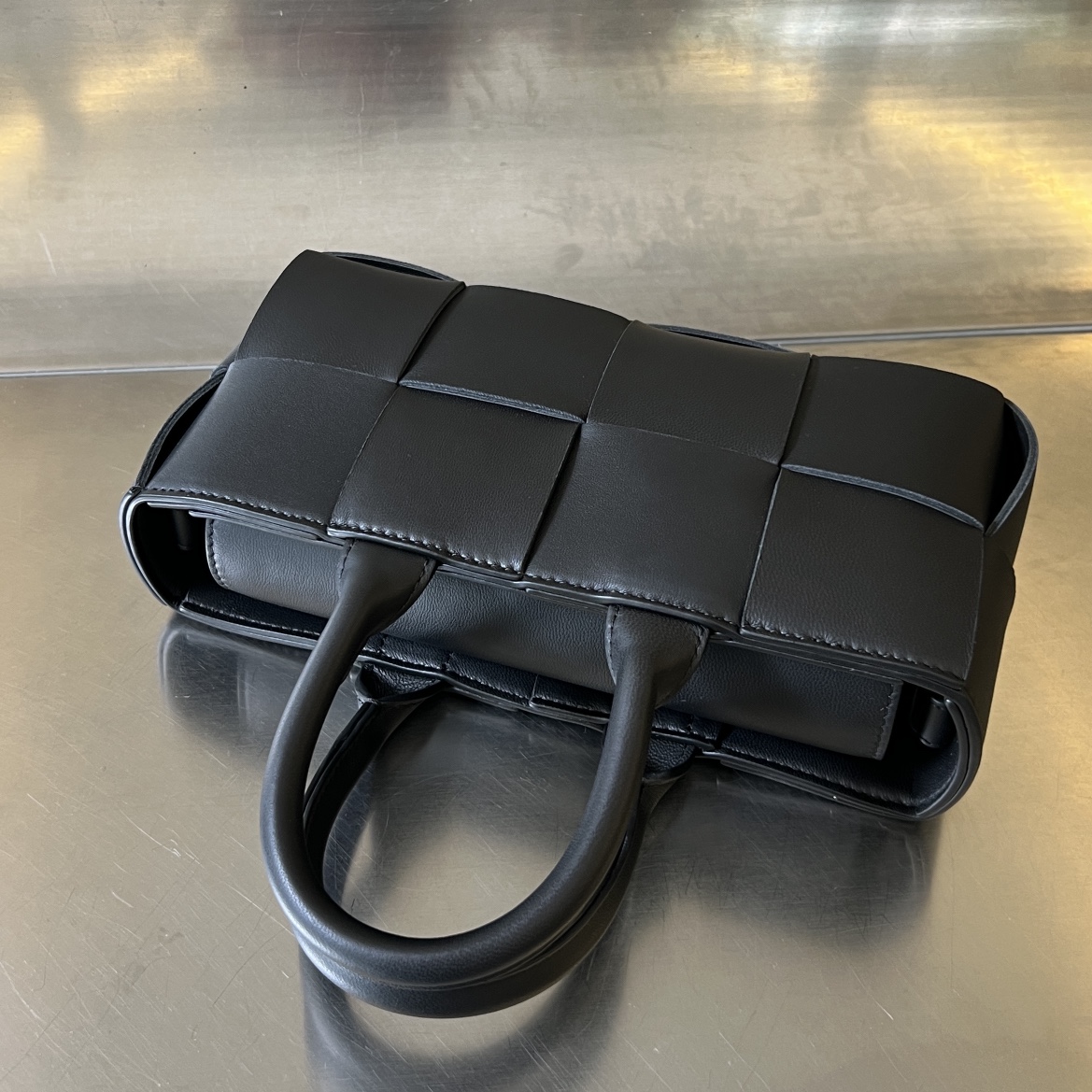 Bagsaaa B0tt*ga Ven*ta East-West Arco Tote 776778 Black - 22cm