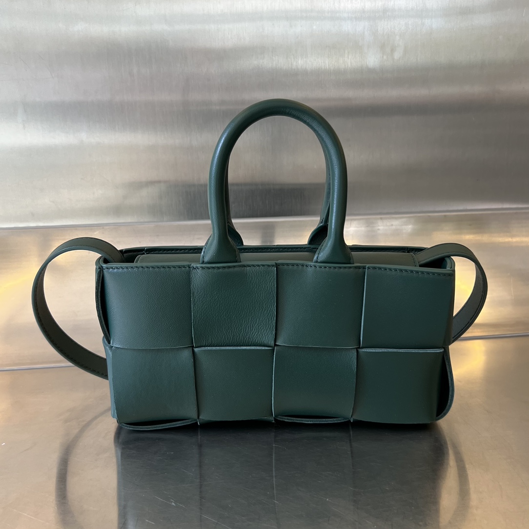 Bagsaaa B0tt*ga Ven*ta East-West Arco Tote 776778 Green - 22cm