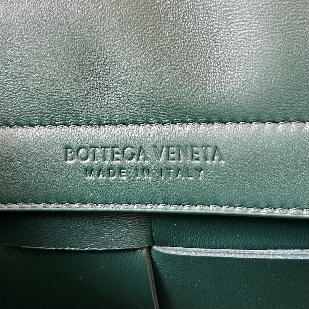 Bagsaaa B0tt*ga Ven*ta East-West Arco Tote 776778 Green - 22cm