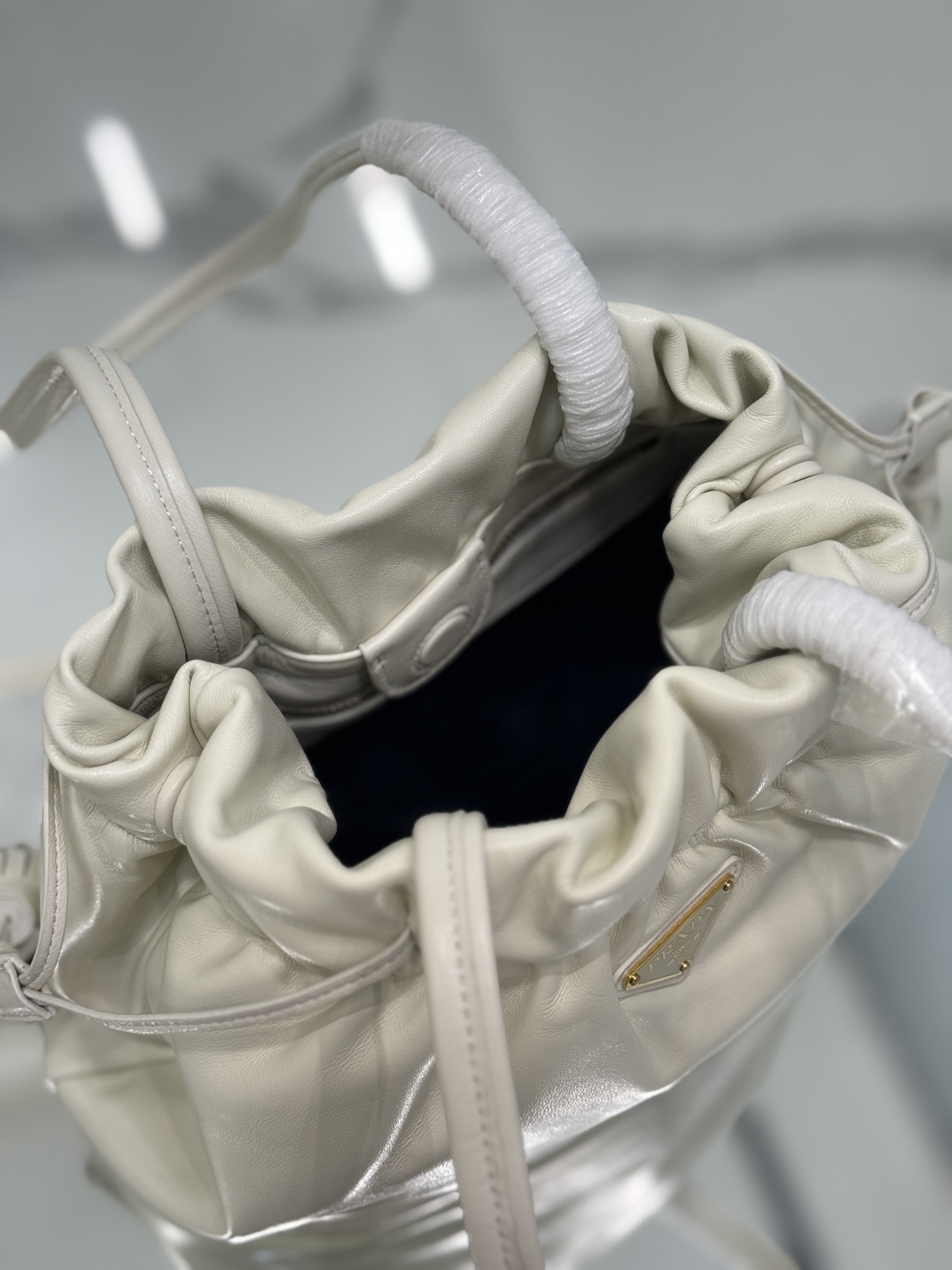 Bagsaaa Pra*a Nappa leather shoulder bag 1BG541 white - 30cm