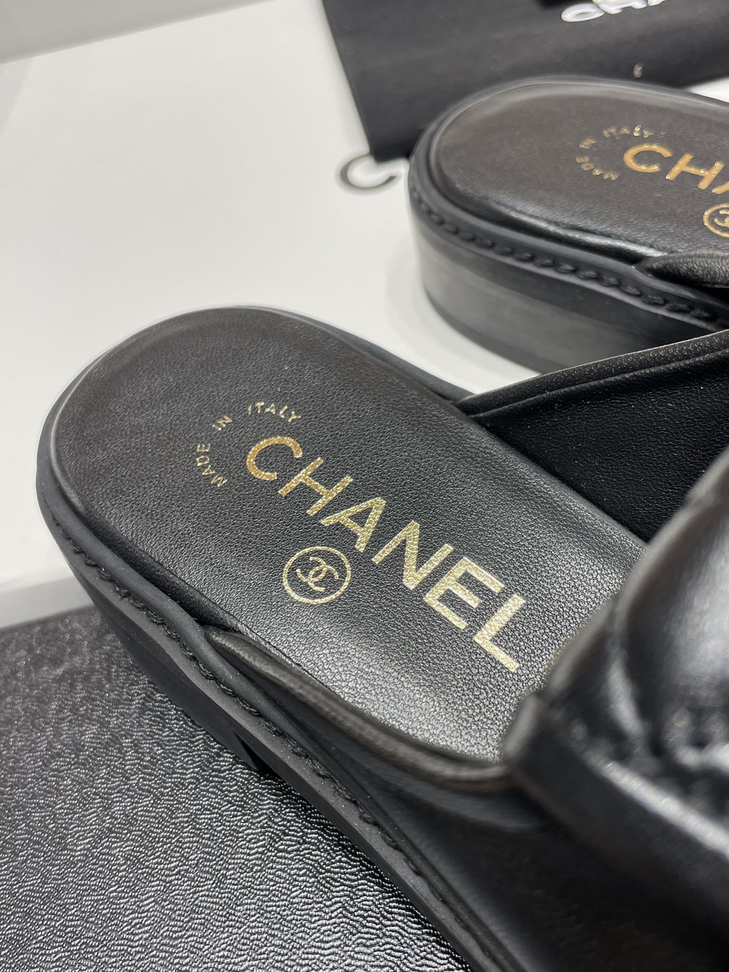 Bagsaaa Ch**el Black Mule 2cm