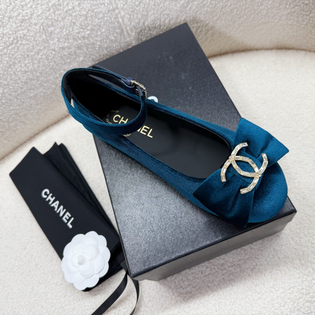 Bagsaaa Ch**el Mary Janes Blue Velvet G46022